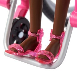 Barbie Fashionistas Lalka na wózku strój w serca